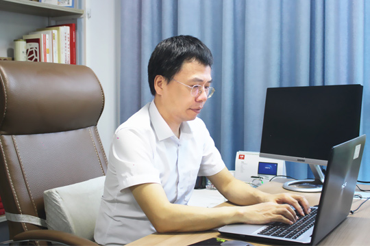 专访MK体育：从默默无闻到“巨人”，实力铸就辉煌